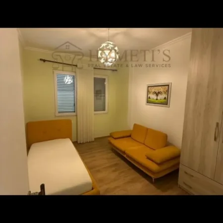 Tirane, jepet me qera apartament 2+1 Kati 2, 120 m² 800 € (Spitali Amerikan 3)