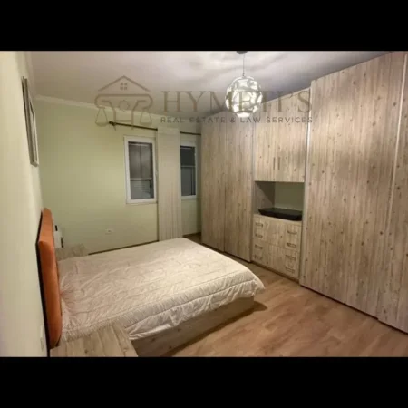 Tirane, jepet me qera apartament 2+1 Kati 2, 120 m² 800 € (Spitali Amerikan 3)