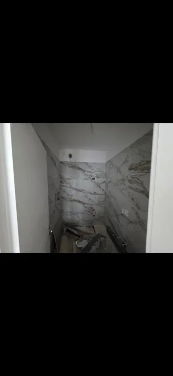 Tirane, shitet apartament 2+1+Ballkon , 107 m² 230.000 € (rruga mine peza)