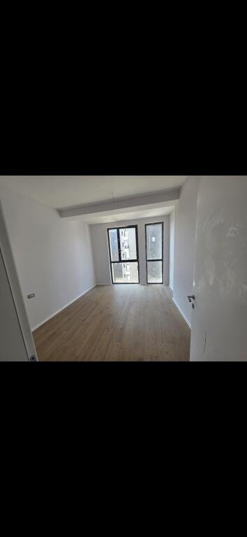 Tirane, shitet apartament 2+1+Ballkon , 107 m² 230.000 € (rruga mine peza)