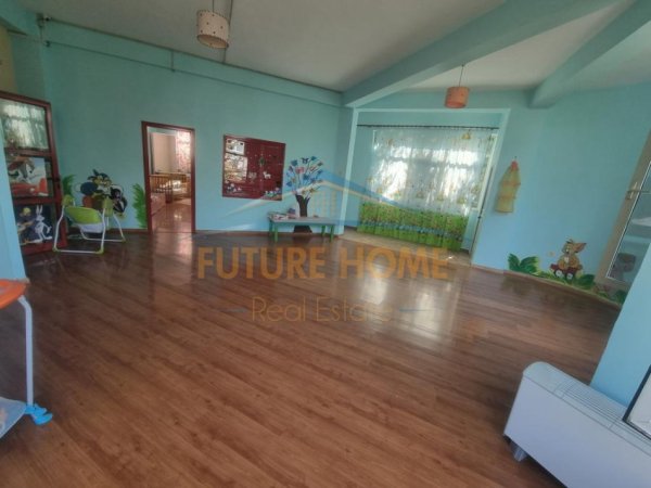 Tirane, jepet me qera ambjent biznesi Kati 3, 200 m² 1200 € (Kopeshti zoologjik, Tiranë.)