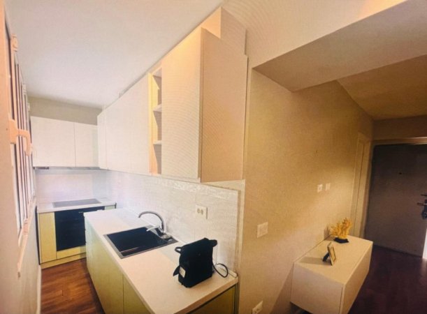 Tirane, jepet me qera apartament 1+1+Ballkon Kati 3, 56 m² 400 € 