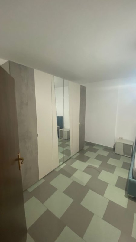 Tirane, jepet me qera apartament 1+1+Ballkon Kati 2, 70 m² 450 € (rruga e elbasanit)