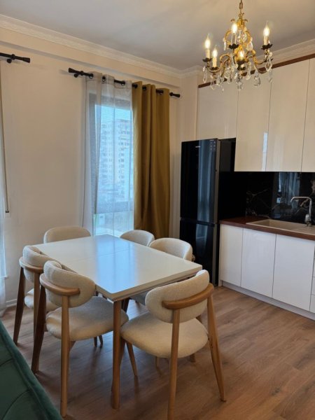 Tirane, jepet me qera apartament 1+1 , 109 m² 750 € 