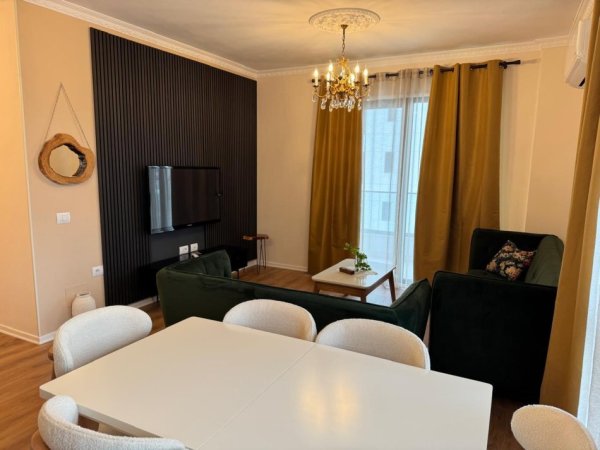 Tirane, jepet me qera apartament 2+1+Aneks+Ballkon Kati 3, 109 m² 750 € (Rruga Xhanfize Keko)