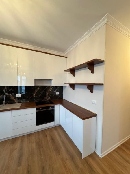Tirane, jepet me qera apartament 2+1+Aneks+Ballkon Kati 3, 109 m² 750 € (Rruga Xhanfize Keko)