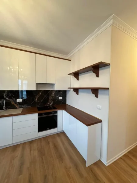 Tirane, jepet me qera apartament 2+1+Aneks+Ballkon Kati 3, 109 m² 750 € (Rruga Xhanfize Keko)