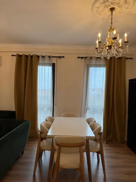 Tirane, jepet me qera apartament 2+1+Aneks+Ballkon Kati 3, 109 m² 750 € (Rruga Xhanfize Keko)