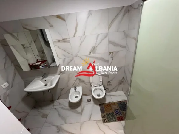 Tirane, jepet me qera apartament 1+1 , 70 m² 500 €