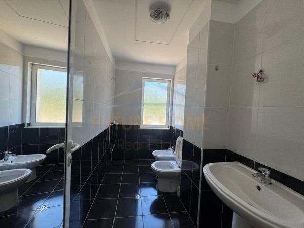 Shqiperi, jepet me qera apartament 2+1 Kati 3, 106 m² 400 € (Rruga Muhamet Deliu, Tirane.)
