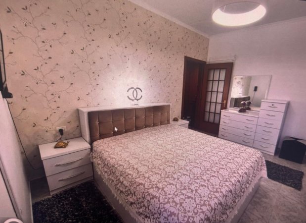 Tirane, jepet me qera apartament 1+1+Ballkon Kati 5, 65 m² 550 € 