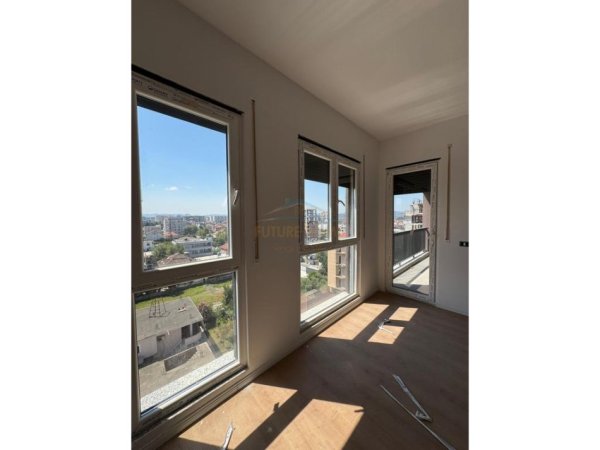 Tirane, shitet apartament 2+1+Ballkon Kati 6, 114 m² 96.000 € 