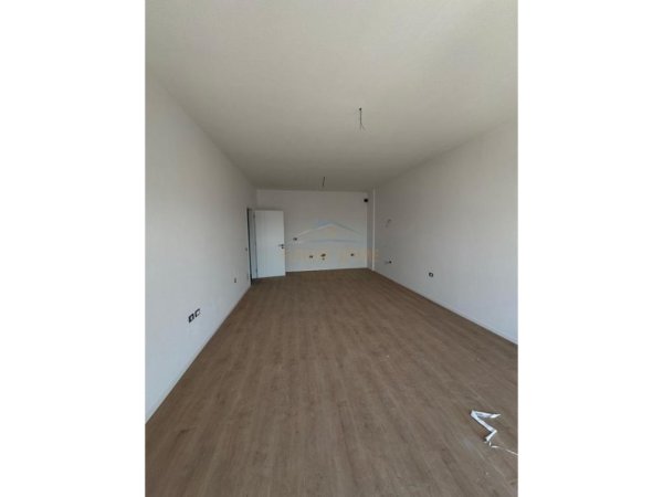 Tirane, shitet apartament 2+1+Ballkon Kati 6, 114 m² 96.000 € 