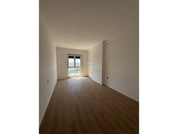 Tirane, shitet apartament 2+1+Ballkon Kati 6, 114 m² 96.000 € 