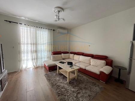 Tirane, jepet me qera apartament 1+1+Ballkon Kati 4, 500 m² 500 € 
