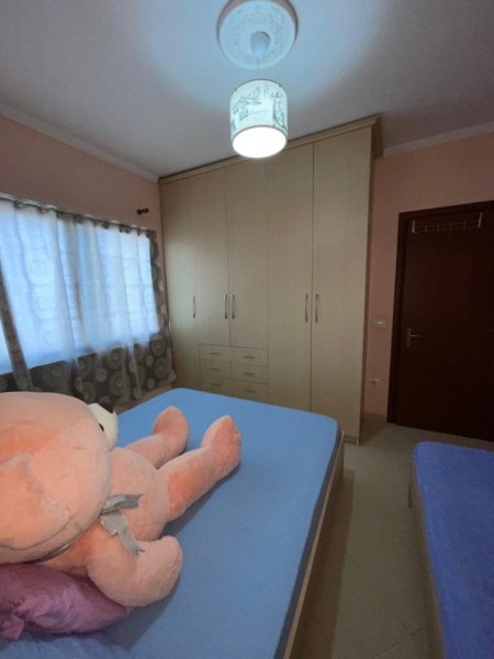 Tirane, jepet me qera apartament 1+1+Ballkon Kati 7, 60 m² 370 € 