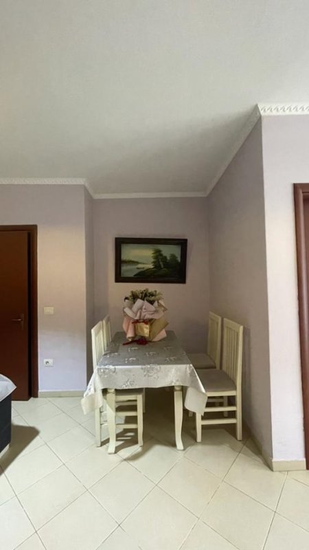 Tirane, jepet me qera apartament 1+1+Ballkon Kati 7, 60 m² 370 € 