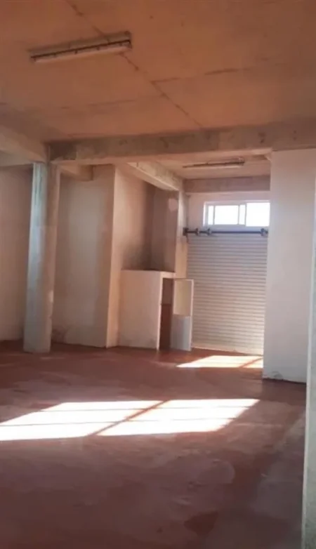 Tirane, jepet me qera magazine Kati 0, 500 m² 2.500 € (sauk)