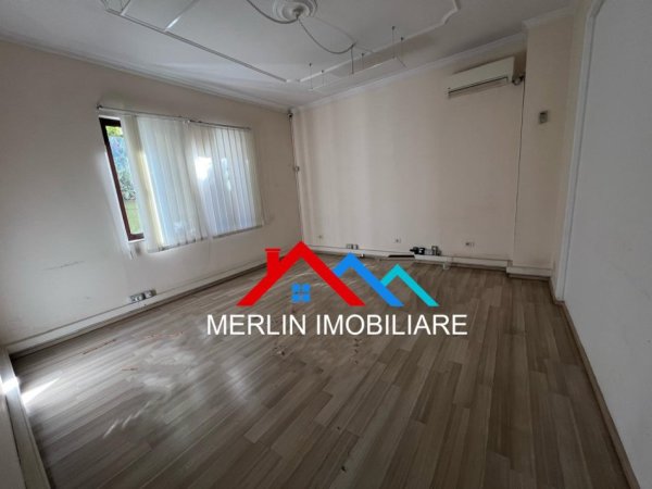 Tirane, jepet me qera ambjent biznesi Kati 2, 290 m² 2.700 € (RRUGA SKENDER LUARASI)