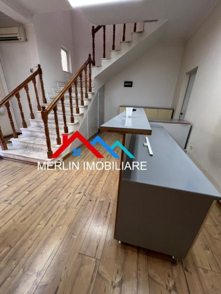 Tirane, jepet me qera ambjent biznesi Kati 2, 290 m² 2.700 € (RRUGA SKENDER LUARASI)