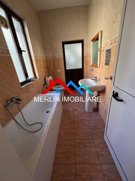 Tirane, jepet me qera ambjent biznesi Kati 2, 290 m² 2.700 € (RRUGA SKENDER LUARASI)