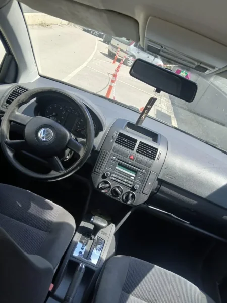 Tirane, shitet makine Volkswagen Benzin, e zeze automatik Kondicioner 2.400 km 4.800 €