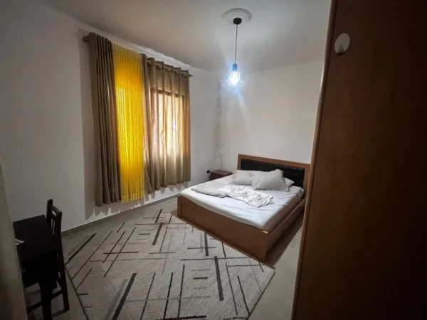 Tirane, jepet me qera apartament 1+1 Kati 1, 100 m² 550 € 