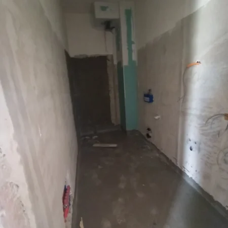 Tirane, shitet apartament 1+1+Ballkon Kati 3, 