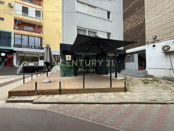 Tirane, jepet me qera ambjent biznesi Kati 0, 80 m² 3.100 € (Muhamed Gjollesha)