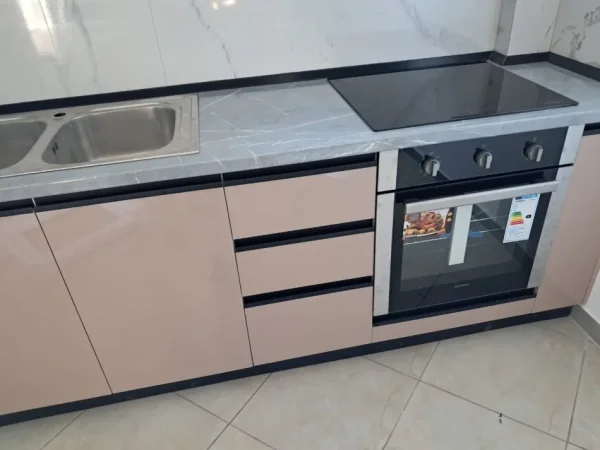 📍 Jepet me qira apartament 1+1 – Ali Demi (afër Magalem 21) Kati 1, 60 m² 450 €