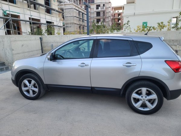 Tirane, shes makine Nissan qashqai 2.0 Benzin+Gaz, gri metalizato automatik Klima 6.800 €
