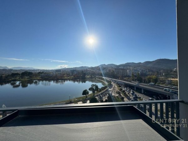 Tirane, shes apartament 3+1+Ballkon Kati 4, 249 m² 770.000 € (Liqeni)