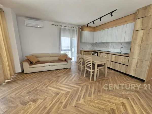 Tirane, jepet me qera apartament 2+1+Ballkon Kati 3, 130 m² 1.000 € (Liqeni Thate)