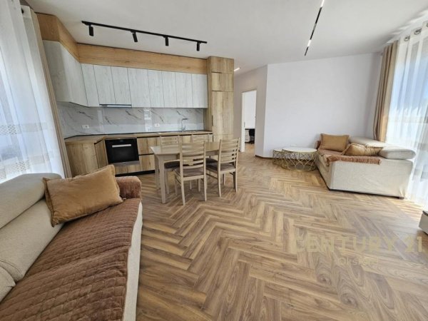Tirane, jepet me qera apartament 2+1+Ballkon Kati 3, 130 m² 1.000 € (Liqeni Thate)