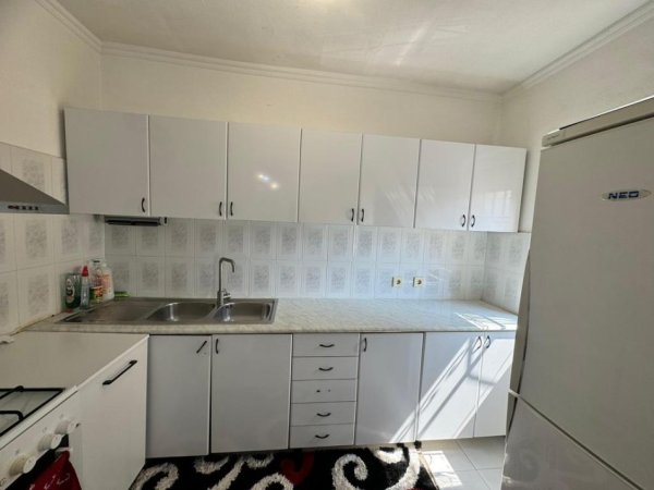 Tirane, jepet me qera apartament 2+1 Kati 5, 112 m² 500 € (Tregu Elektrik)