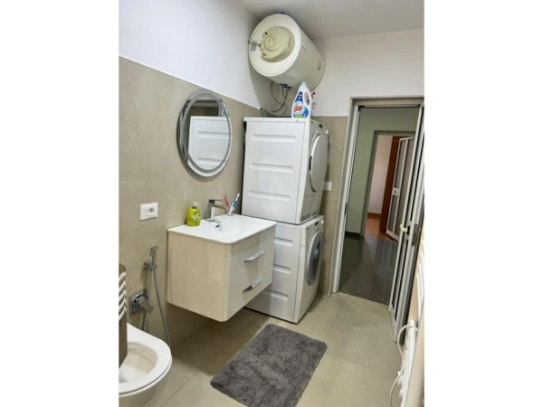 Tirane, jepet me qera apartament 2+1 Kati 5, 112 m² 500 € (Tregu Elektrik)