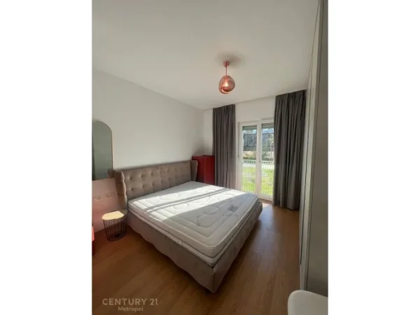 Tirane, jepet me qera apartament 1+1 Kati 1, 60 m² 650 € (Liqeni Thate)