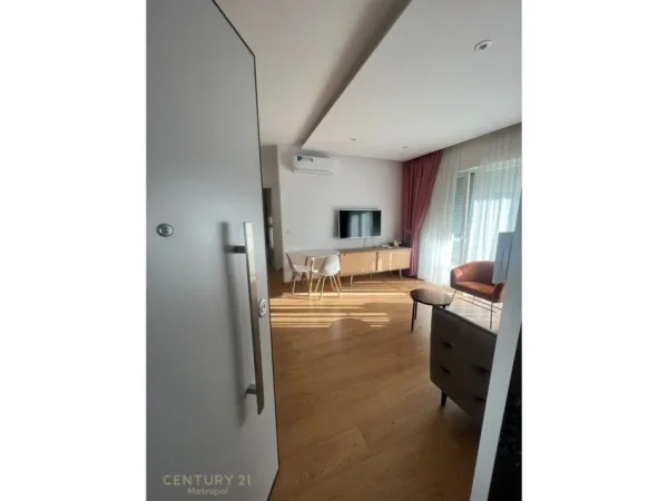 Tirane, jepet me qera apartament 1+1 Kati 1, 60 m² 650 € (Liqeni Thate)