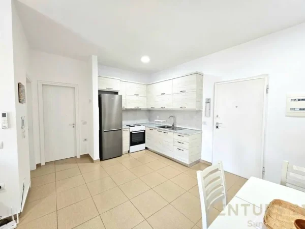 Shqiperi, jepet me qera apartament 1+1 Kati 3, 72 m² 550 € (Pazari ri)