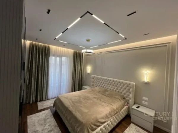 Tirane, jepet me qera apartament 2+1 Kati 3, 150 m² 900 € (Farmacia 10)