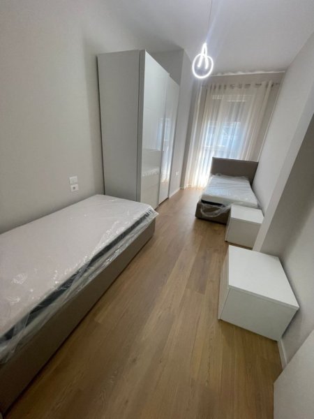 Tirane, jepet me qera apartament 2+1+Ballkon Kati 8, 100 m² 650 € (Don Bosko)