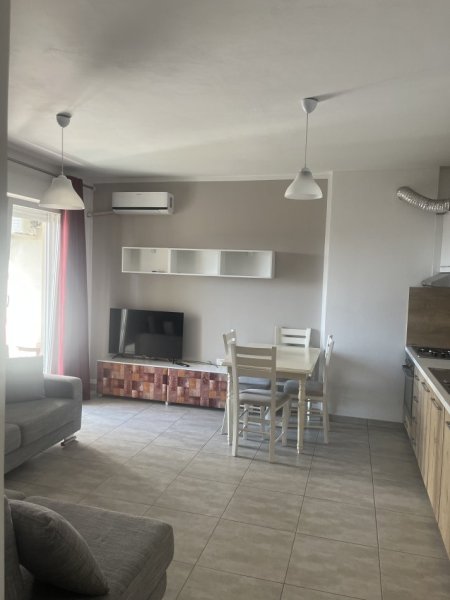 Tirane, jepet me qera apartament 1+1+Ballkon Kati 5, 400 € (Rr. Siri Kodra, pll Kontakt)