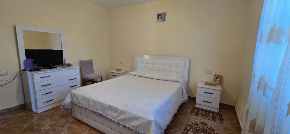 Tirane, shes shtepi 2+1 Kati 1, 200 m² 230.000 € (Fushe Preze)