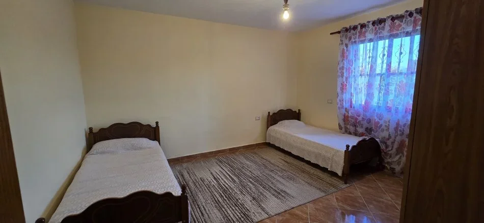 Tirane, shes shtepi 2+1 Kati 1, 200 m² 230.000 € (Fushe Preze)