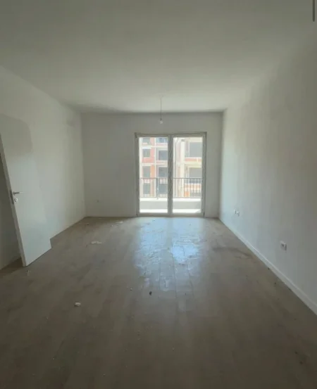 Tirane, shes apartament 2+1+Ballkon Kati 2, 91 m² (Univers City)