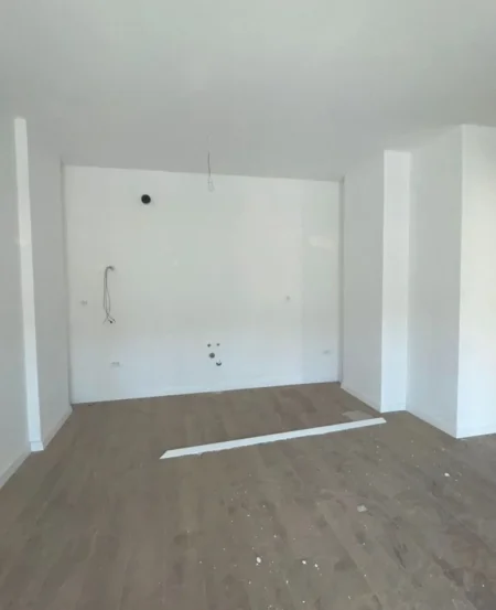 Tirane, shes apartament 2+1+Ballkon Kati 2, 91 m² (Univers City)