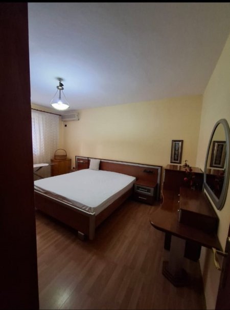 Tirane, jepet me qera apartament 2+1 Kati 2, 75 m² 660 € (Rruga Ali Demi)