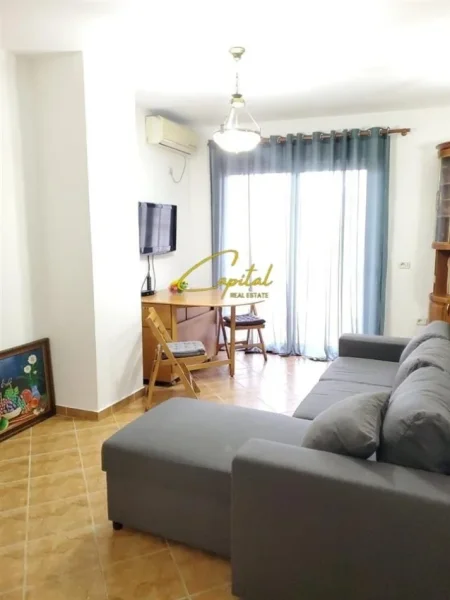 Tirane, jepet me qera apartament 2+1 Kati 7, 60 m² 550 € (2)