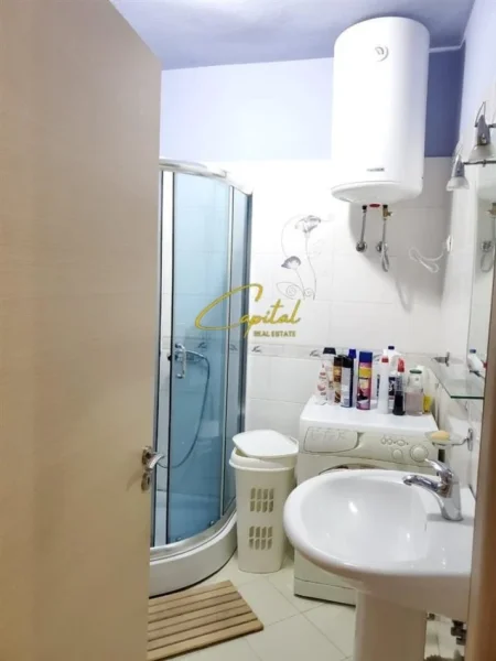 Tirane, jepet me qera apartament 2+1 Kati 7, 60 m² 550 € (2)