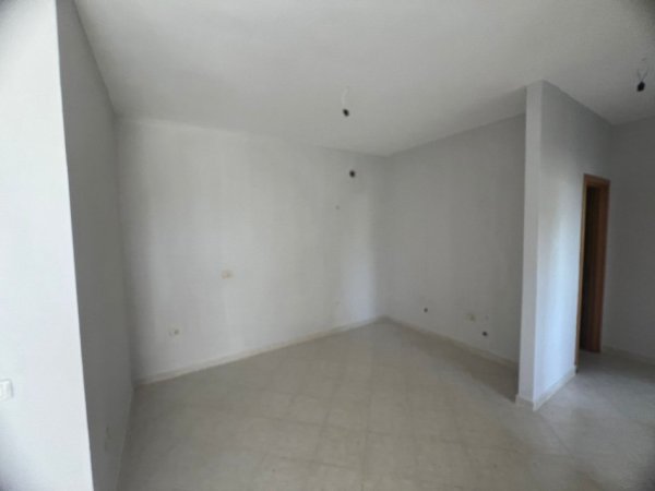 Durres, shitet apartament 2+1+Ballkon Kati 2, 80 m² 80.000 € (Shkemb Kavaje)